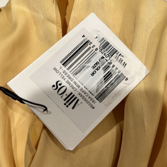 Aiifos Issa Cape Minidress - Picture 16 of 16